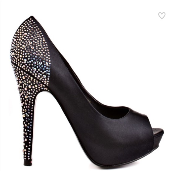 Steve Madden Shoes - STEVE MADDEN black satin heels jeweled Sz 10 w/box